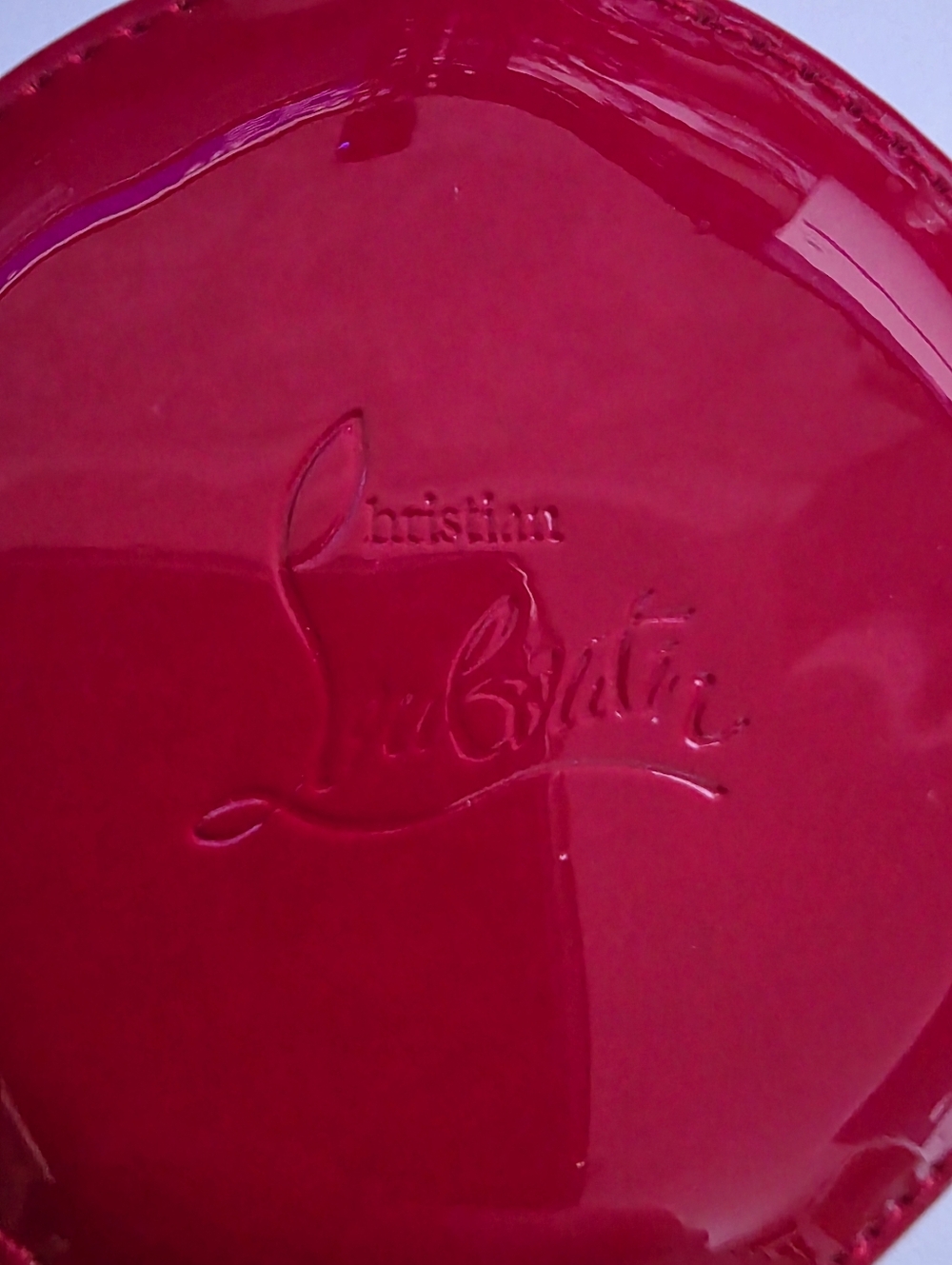 Christian Louboutin Red Patent Zip Around Foundation Compact Carrying Case Charm - Picture 8 of 16